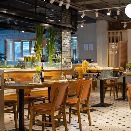 Lex Hotel Cebu Bagian luar foto