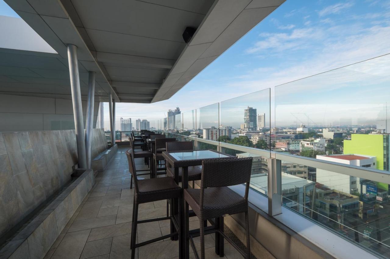 Lex Hotel Cebu Bagian luar foto