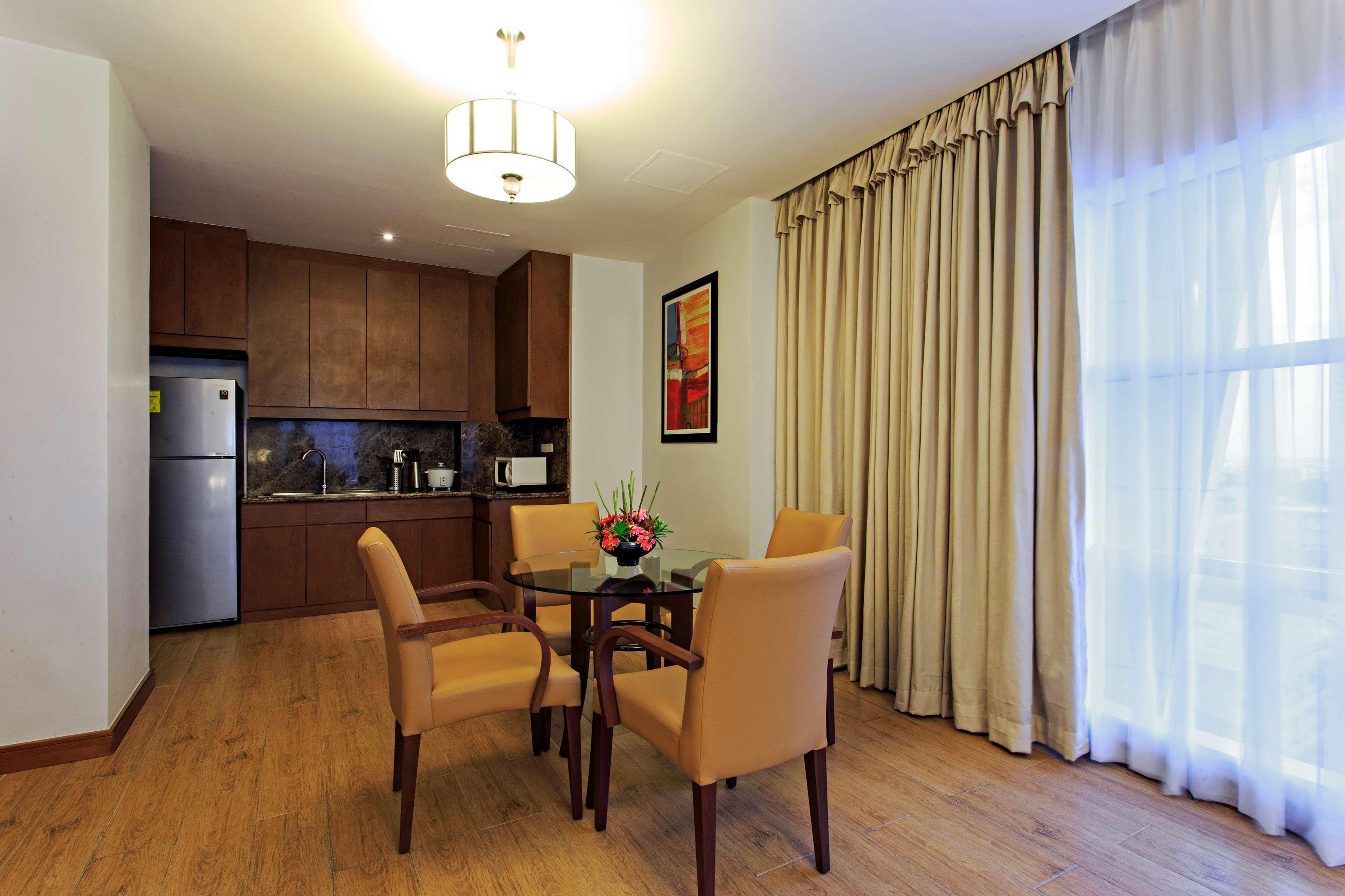 Lex Hotel Cebu Bagian luar foto