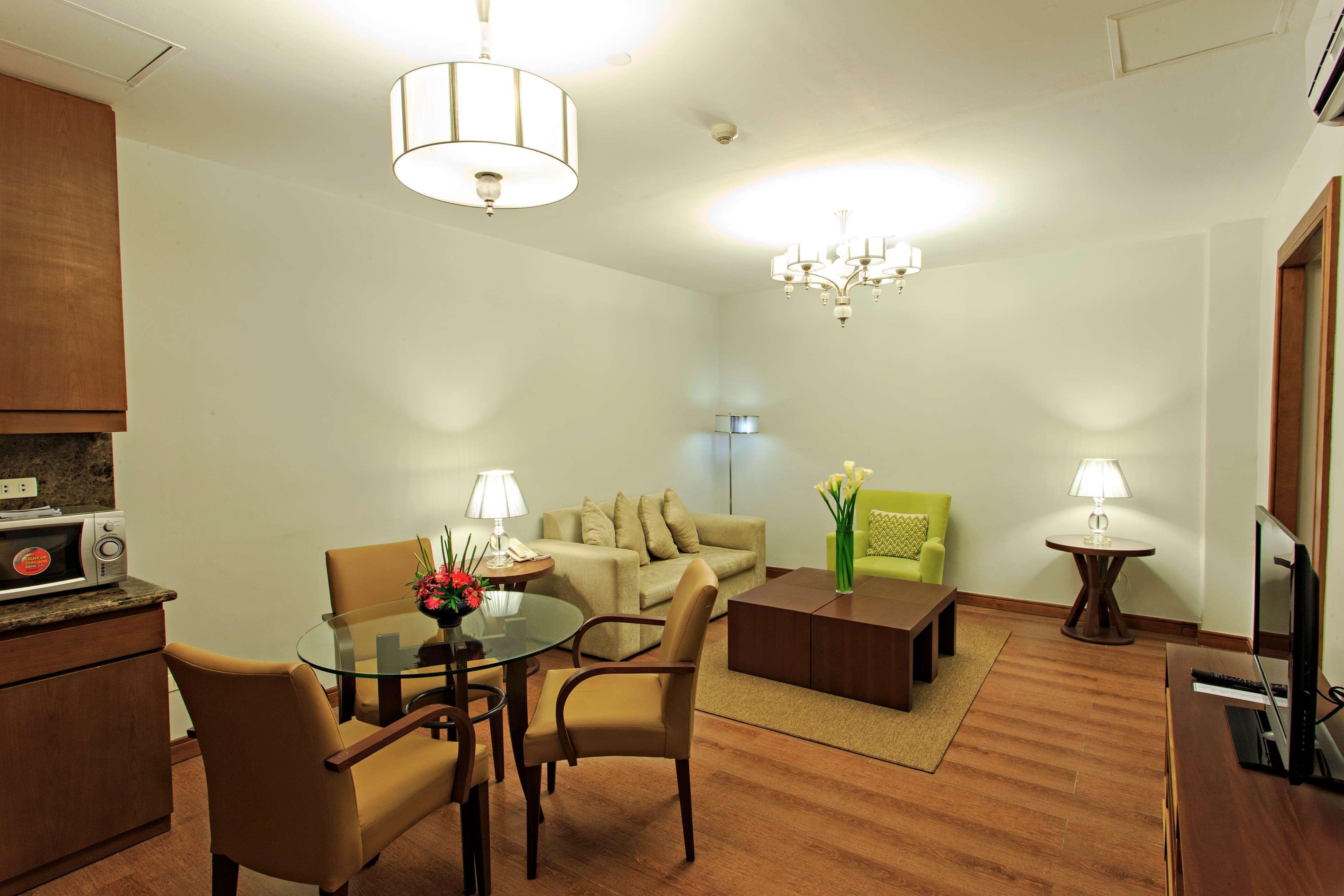 Lex Hotel Cebu Bagian luar foto