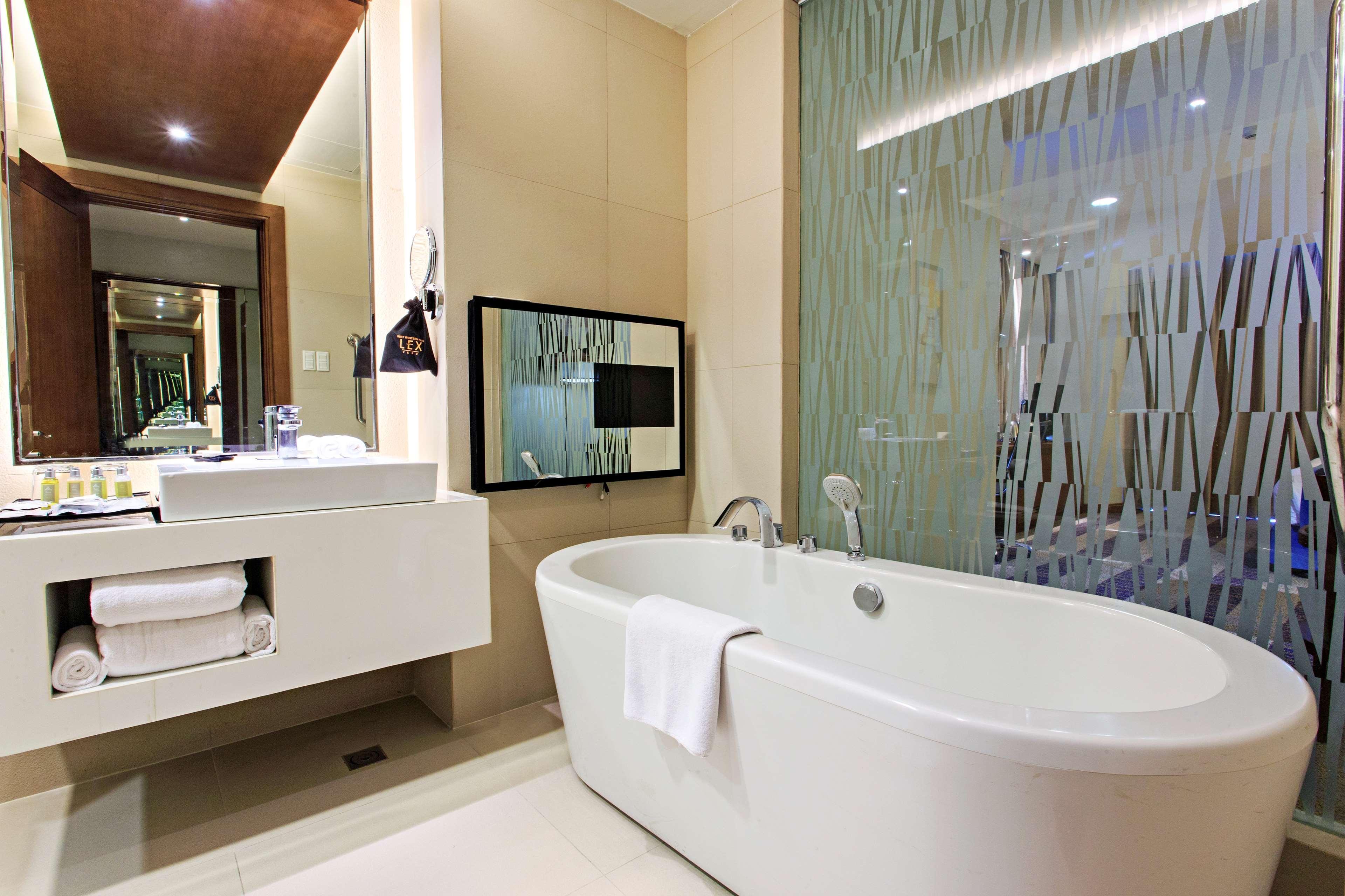 Lex Hotel Cebu Bagian luar foto