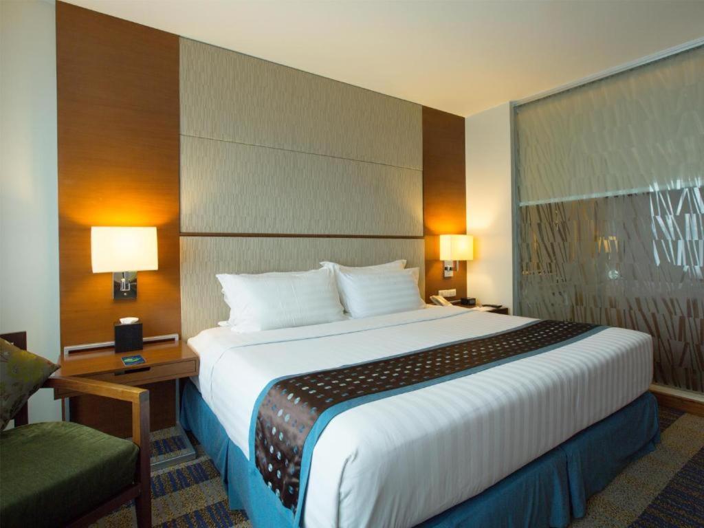Lex Hotel Cebu Bagian luar foto