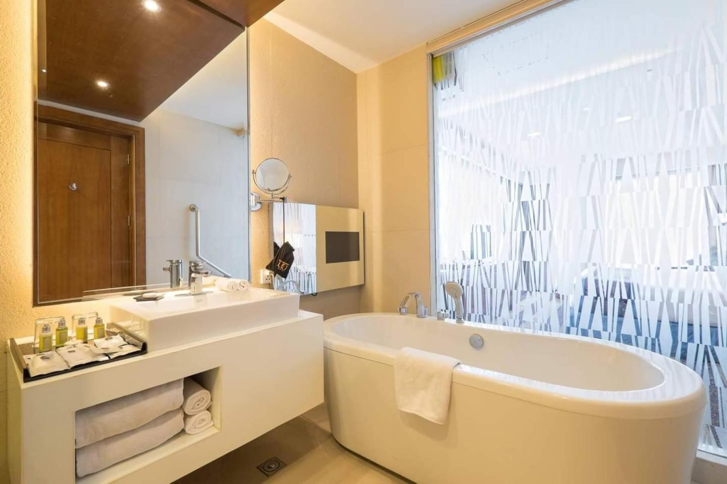 Lex Hotel Cebu Bagian luar foto