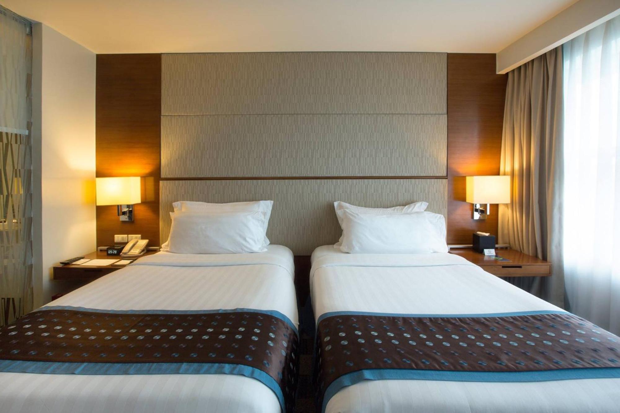 Lex Hotel Cebu Bagian luar foto