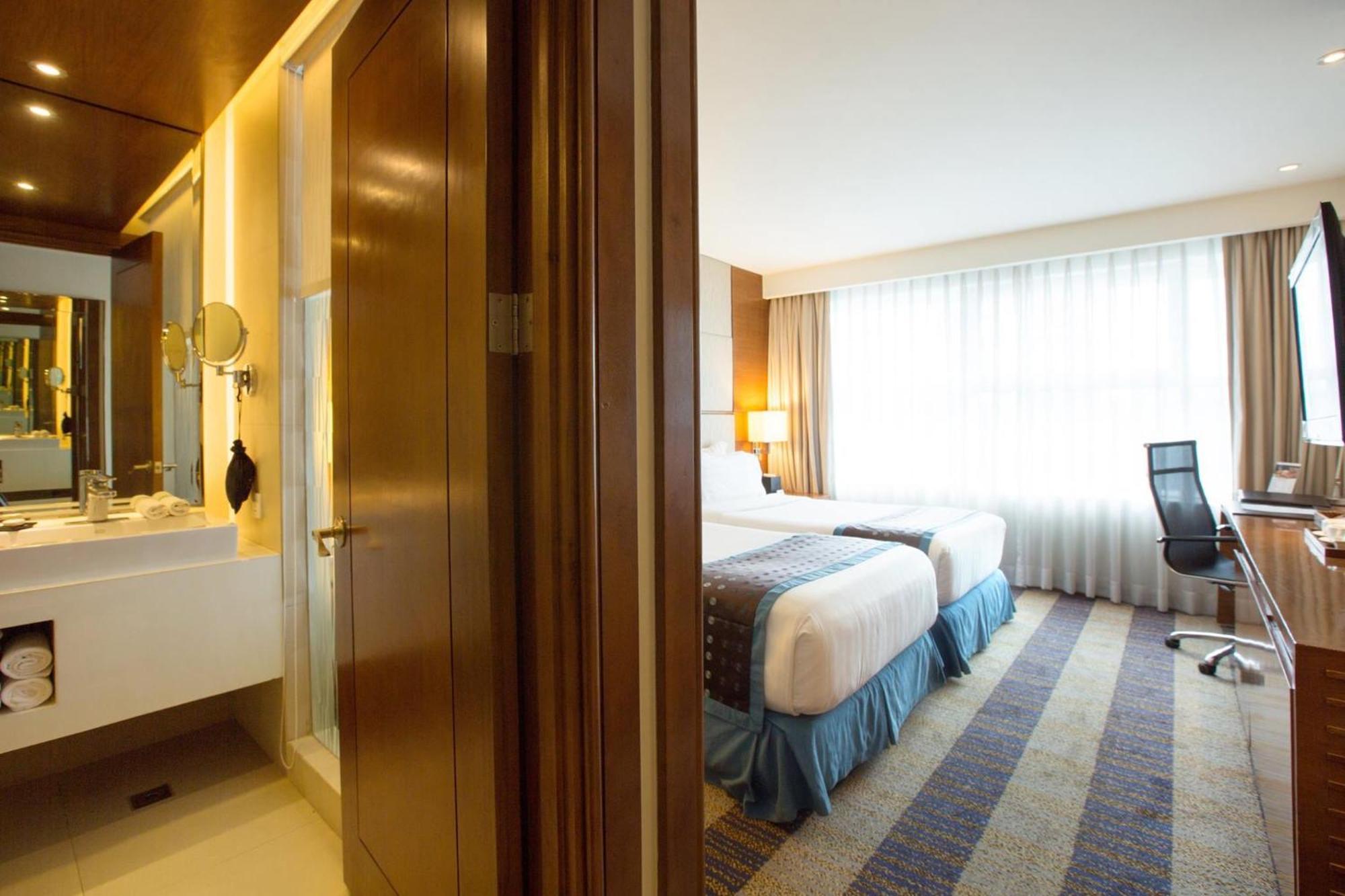 Lex Hotel Cebu Bagian luar foto