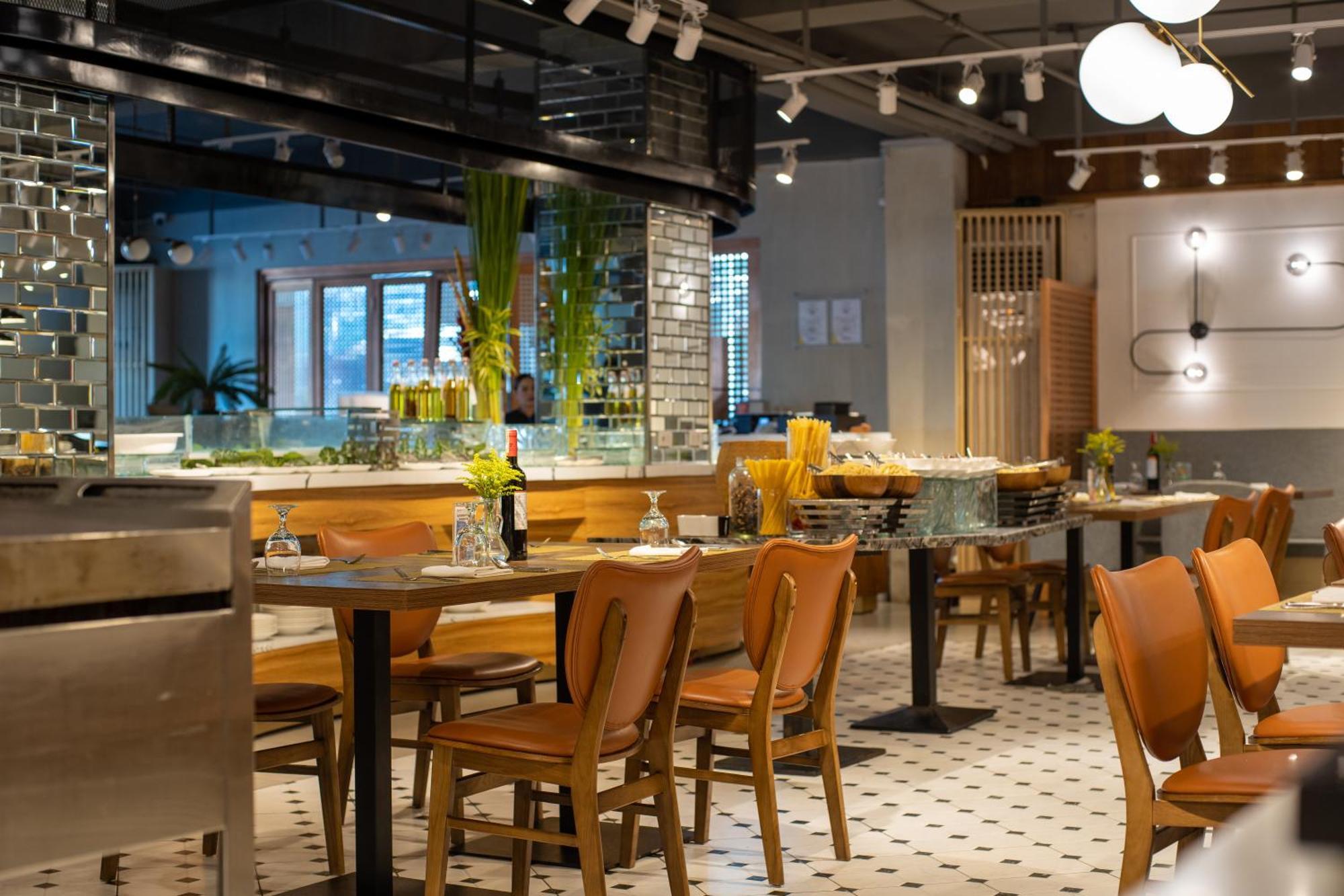 Lex Hotel Cebu Bagian luar foto