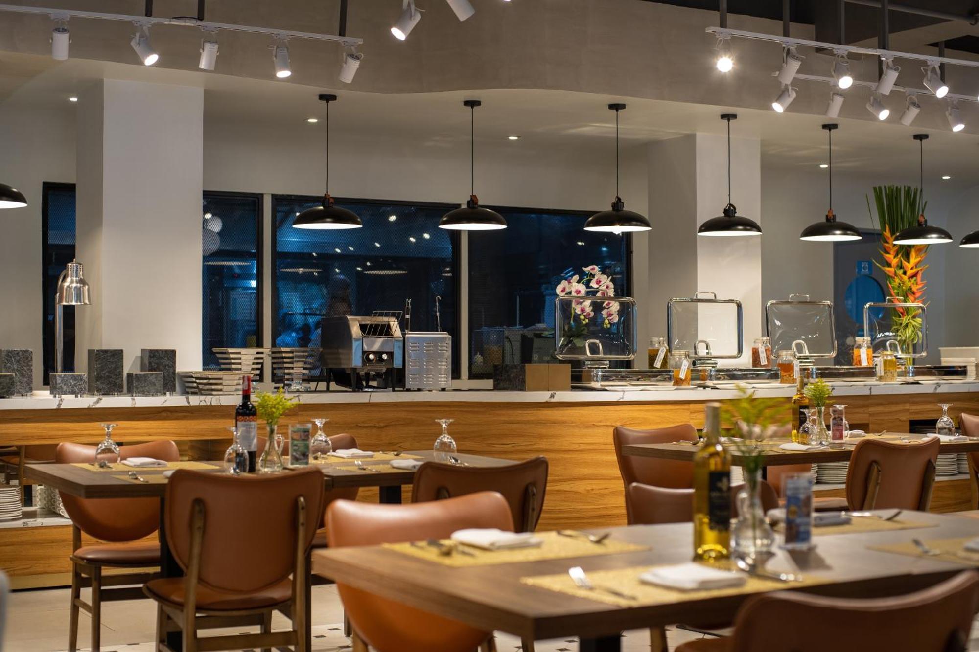 Lex Hotel Cebu Bagian luar foto